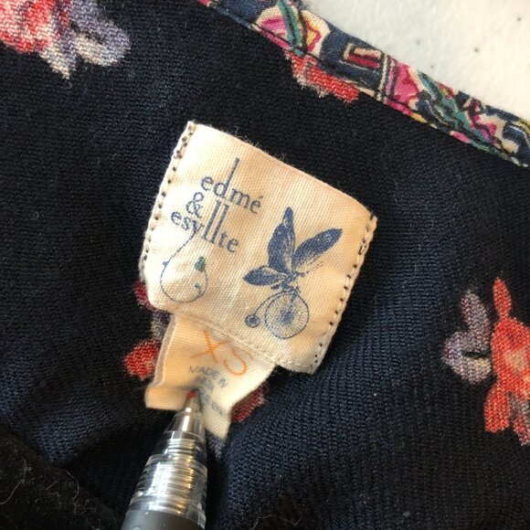 Edme & Esyllte Anthropologie Womens Floral Patchwork Tunic Blouse Navy Blue XS - Picture 3 of 4